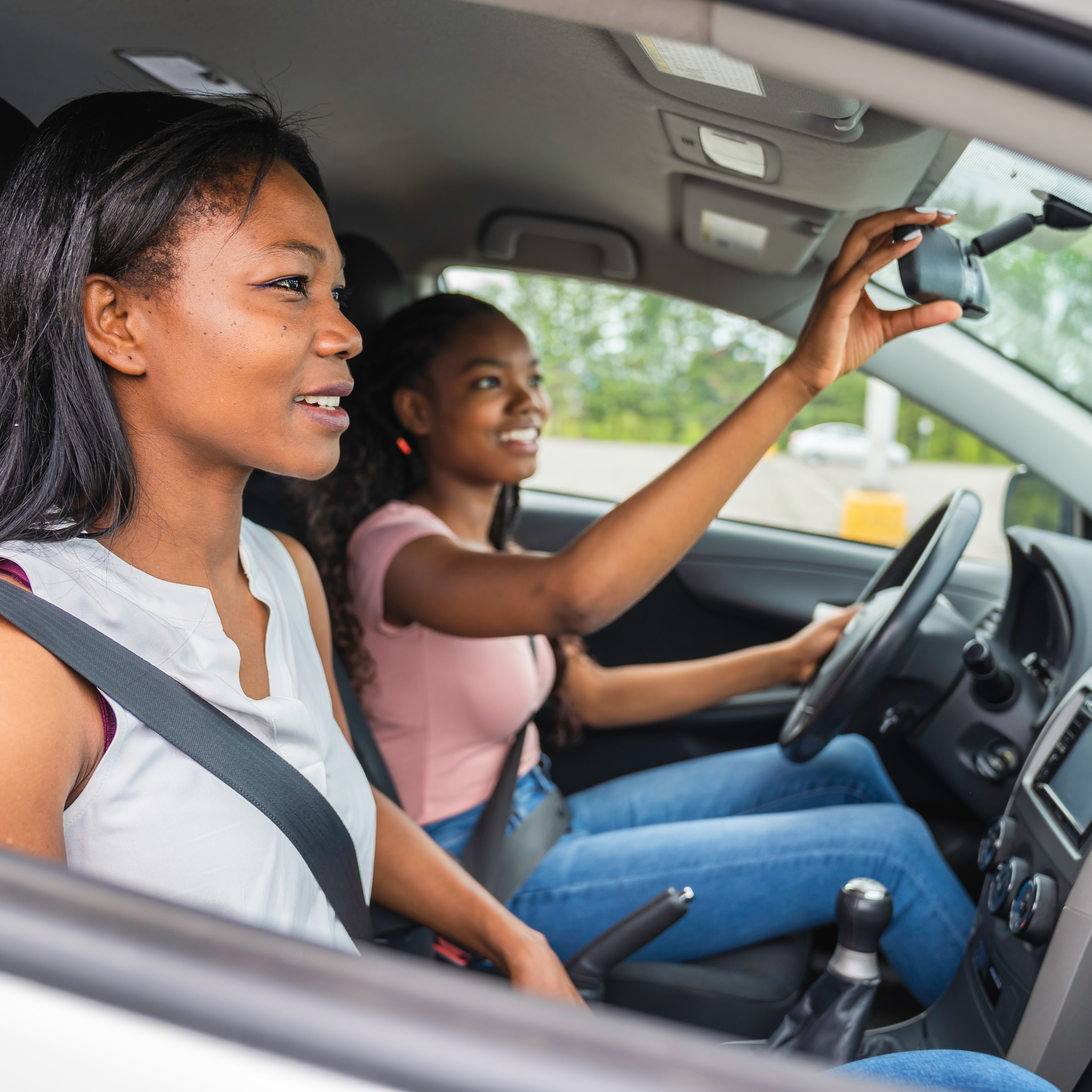 AAA Urges Drivers to Wrap Up Summer Safely